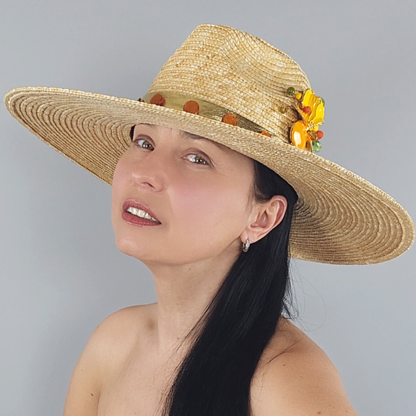 Luxurious Gold Straw Fedora Hat with Metal Flower Brooch